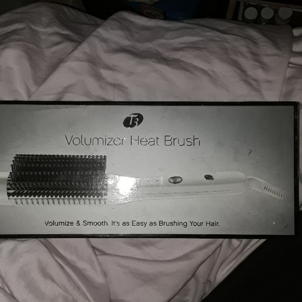 T3 volumizer heat brush